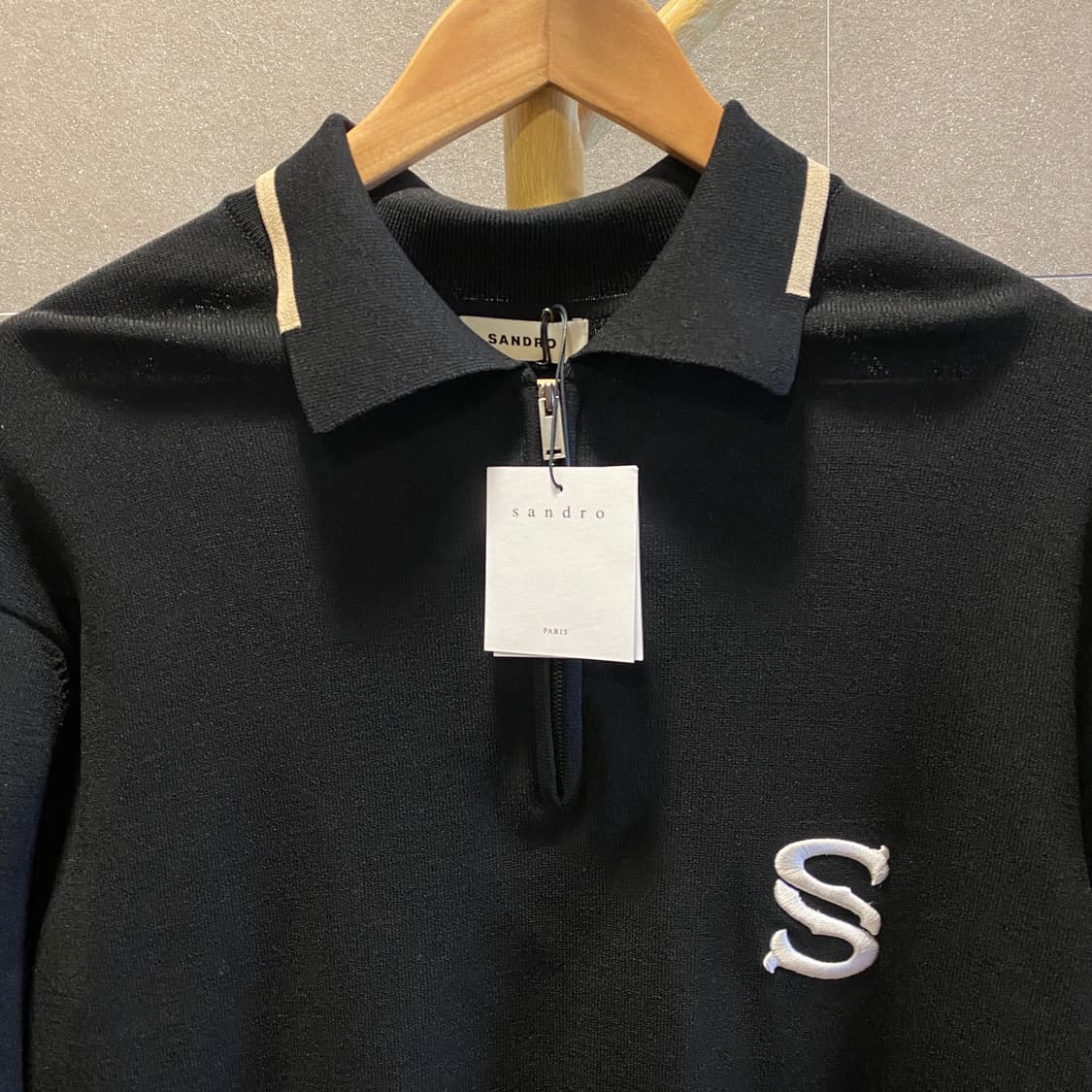 [택 새생품] Sandro 산드로 블랙 카라 집업 니트 L 상품이미지2