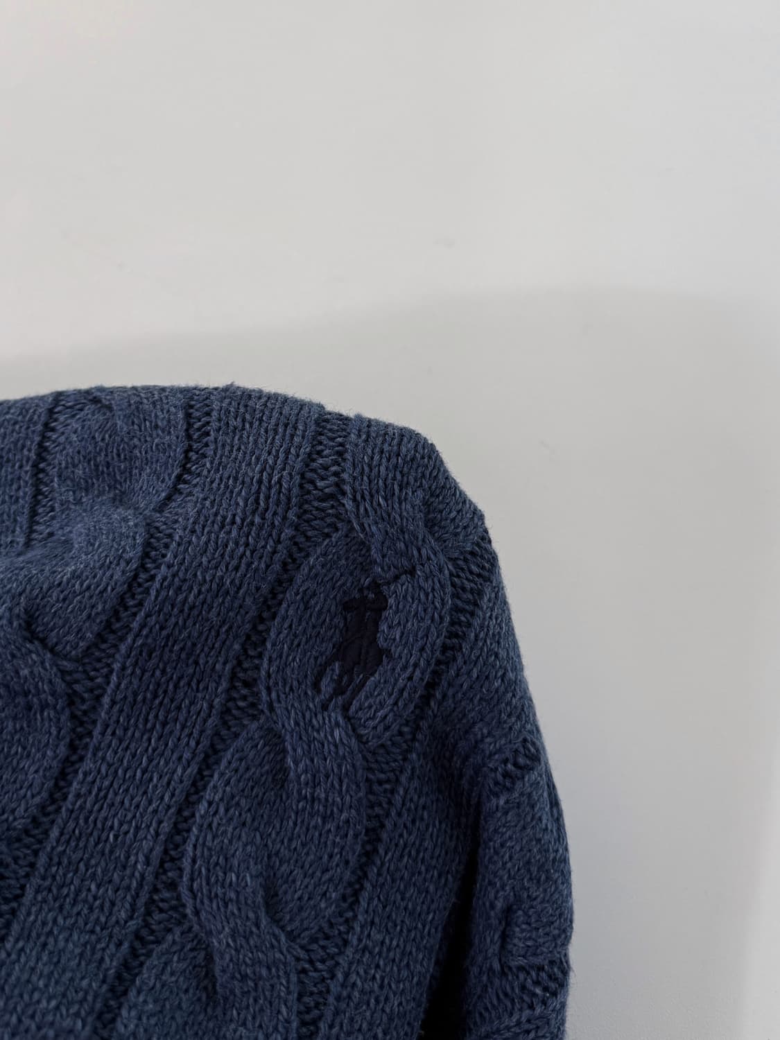 폴로 랄프로렌 오버핏 신형 QR라벨 인디고블루 코튼 케이블 니트 상품이미지5