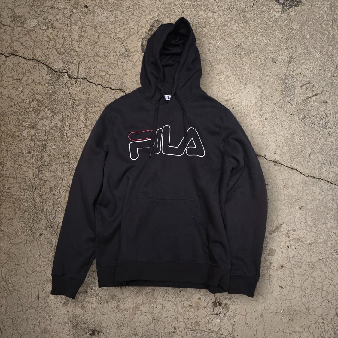 FILA 블랙 아웃라인 로고 후드티 상품이미지1