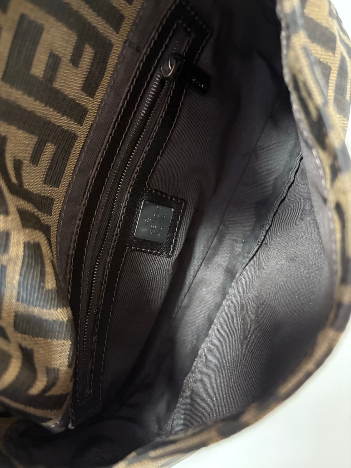 펜디 주카 바게트백 상품이미지8