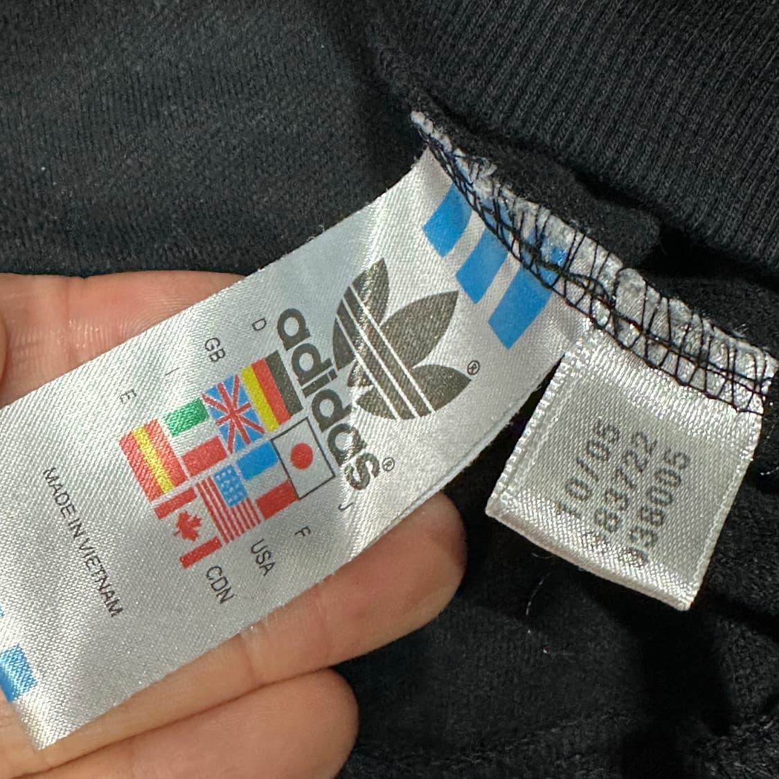 아디다스 00s 구피 콜라보 트랙탑 XL 상품이미지5