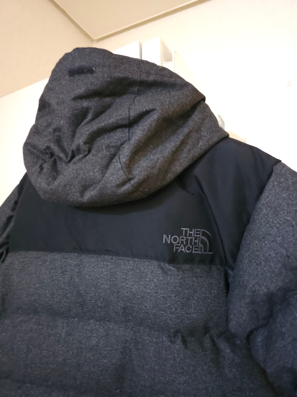 노스페이스 구스다운패딩 그레이 여성 상품이미지5