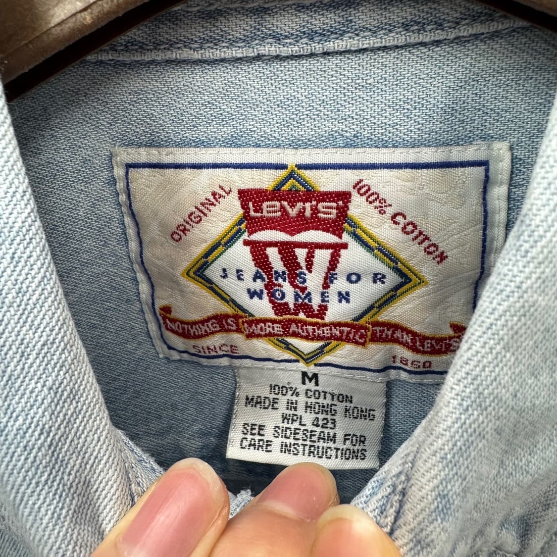 리바이스 포 우먼 데님 셔츠 투포켓 디테일 레귤러핏 연청 상품이미지5