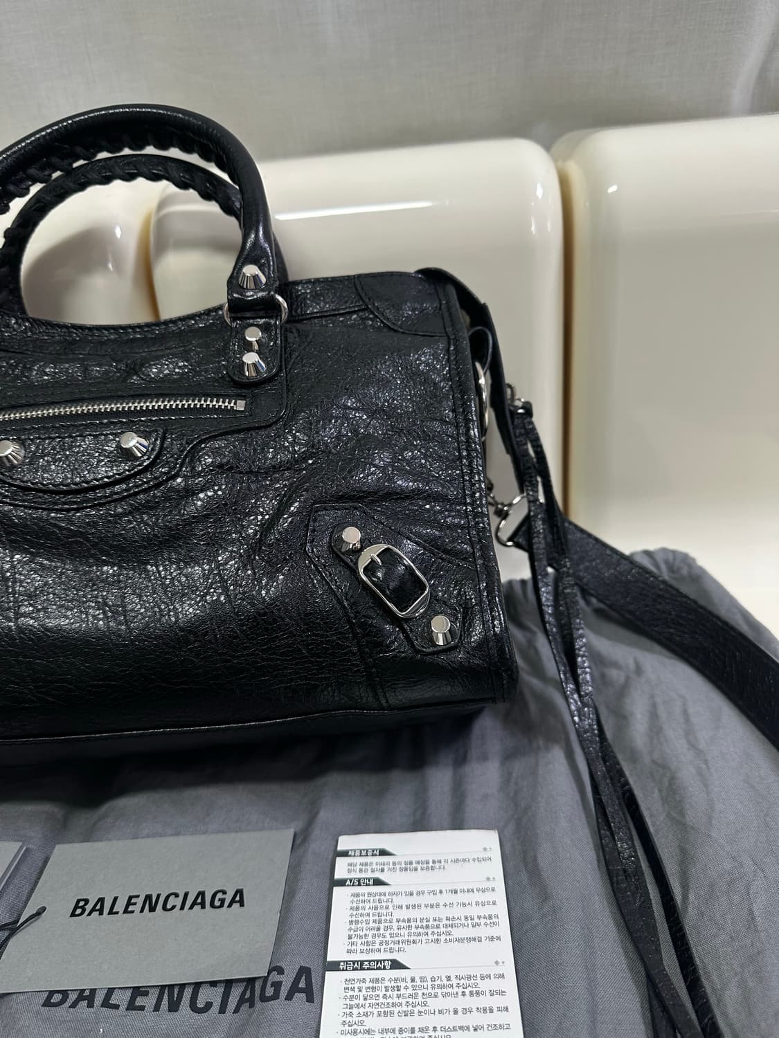 [A+ 정품] 발렌시아가 시티 모터백 스몰 블랙 상품이미지4