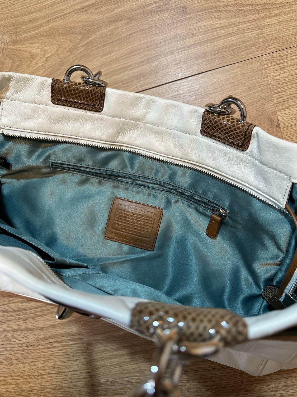 코치 숄더백 상품이미지5