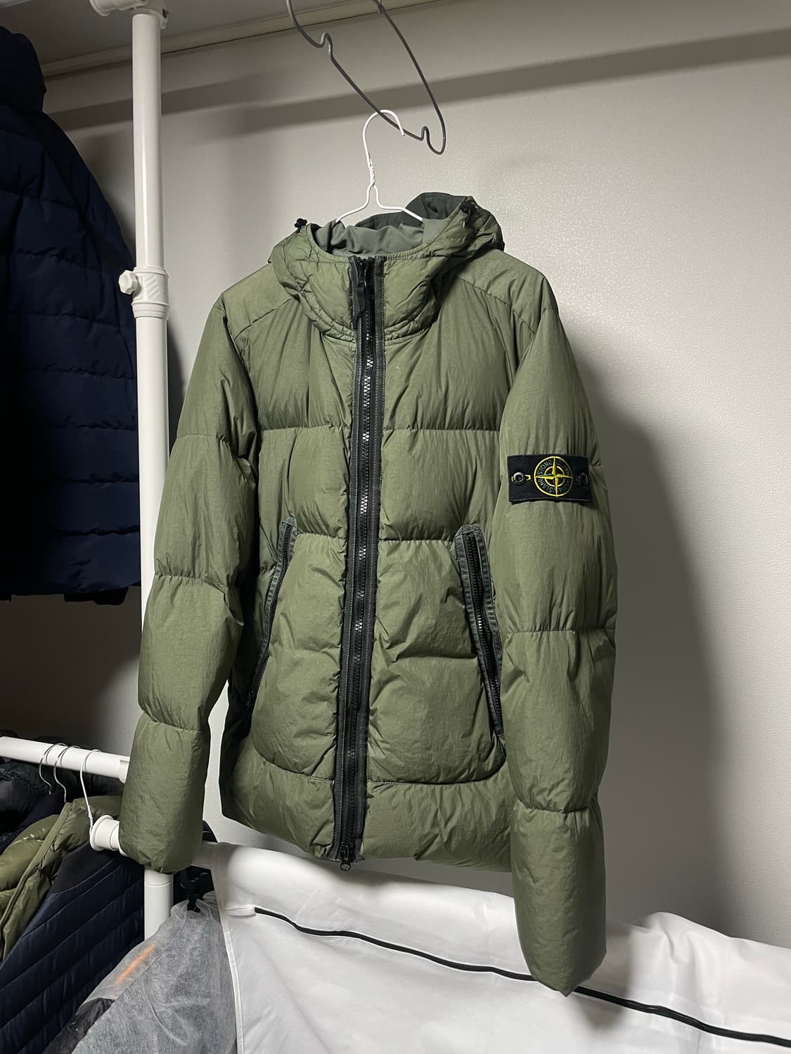 [S사이즈] 21FW 스톤아일랜드 크링클랩스 후드 다운 자켓 올리브 상품이미지2