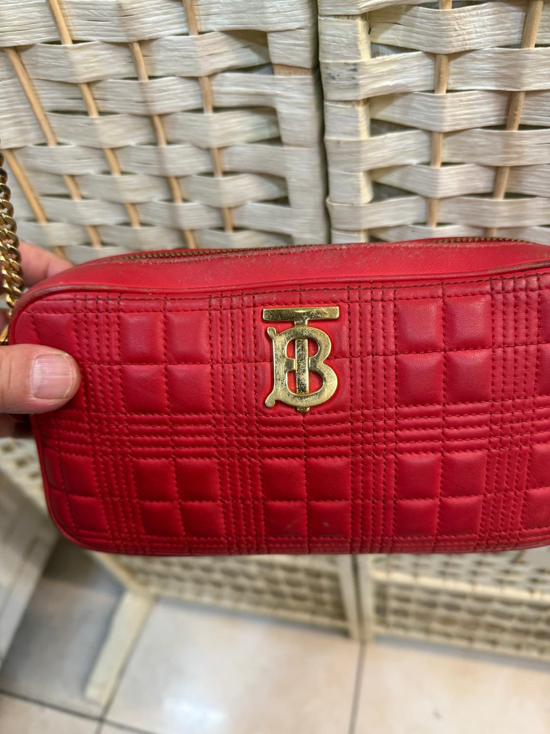 정품 버버리 마이크로 퀄팅 카메라 체인 크로스백 팝니다 상품이미지2