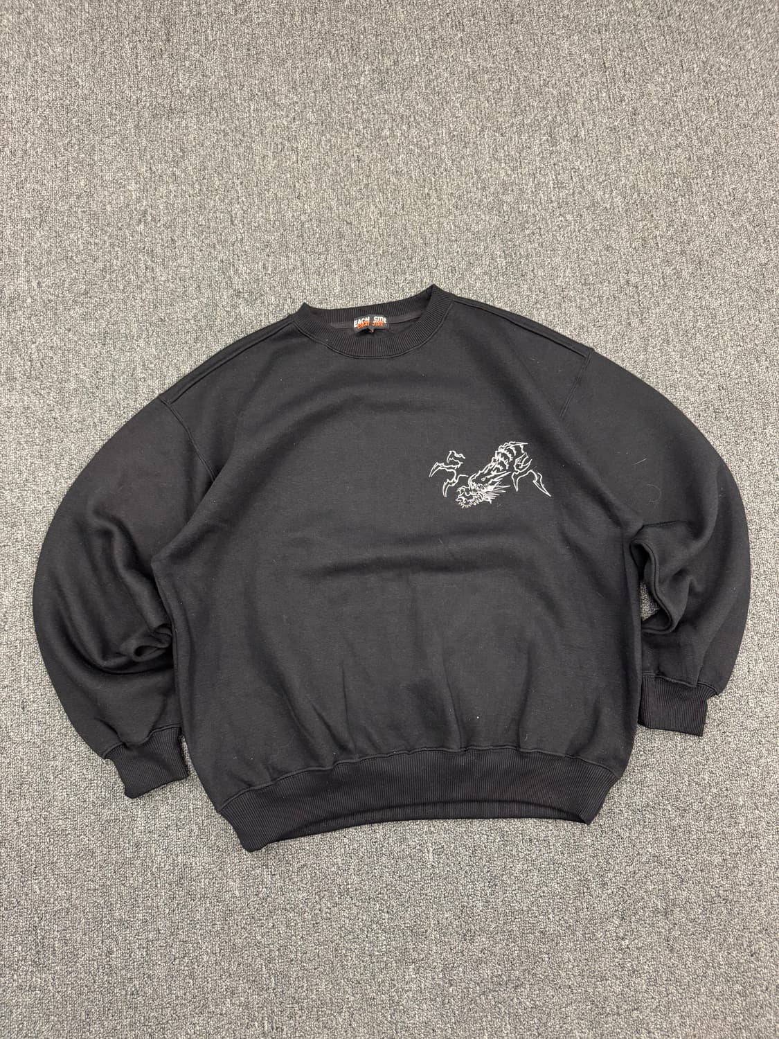 M)Each Side 빈티지 드래곤 자수 블랙 스웻셔츠 상품이미지1