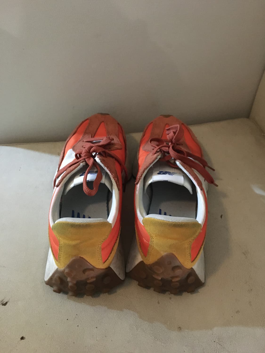 뉴발란스 327 상품이미지2