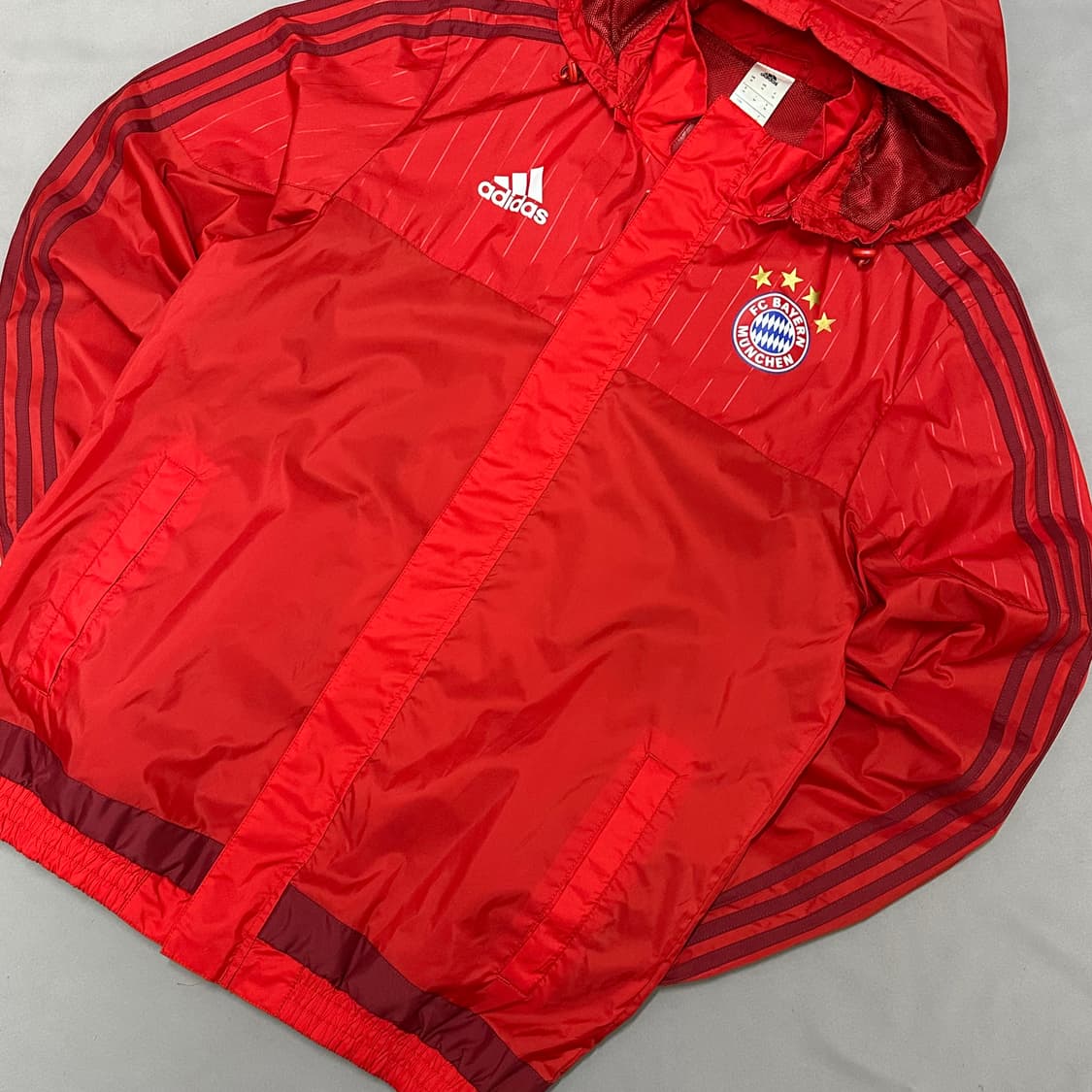 아디다스 바이에른뮌헨 레드 바람막이 M 상품이미지3