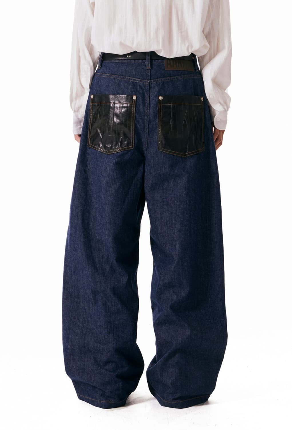 AAKAM Leather Patch Denim Pants (Blue) 상품이미지1