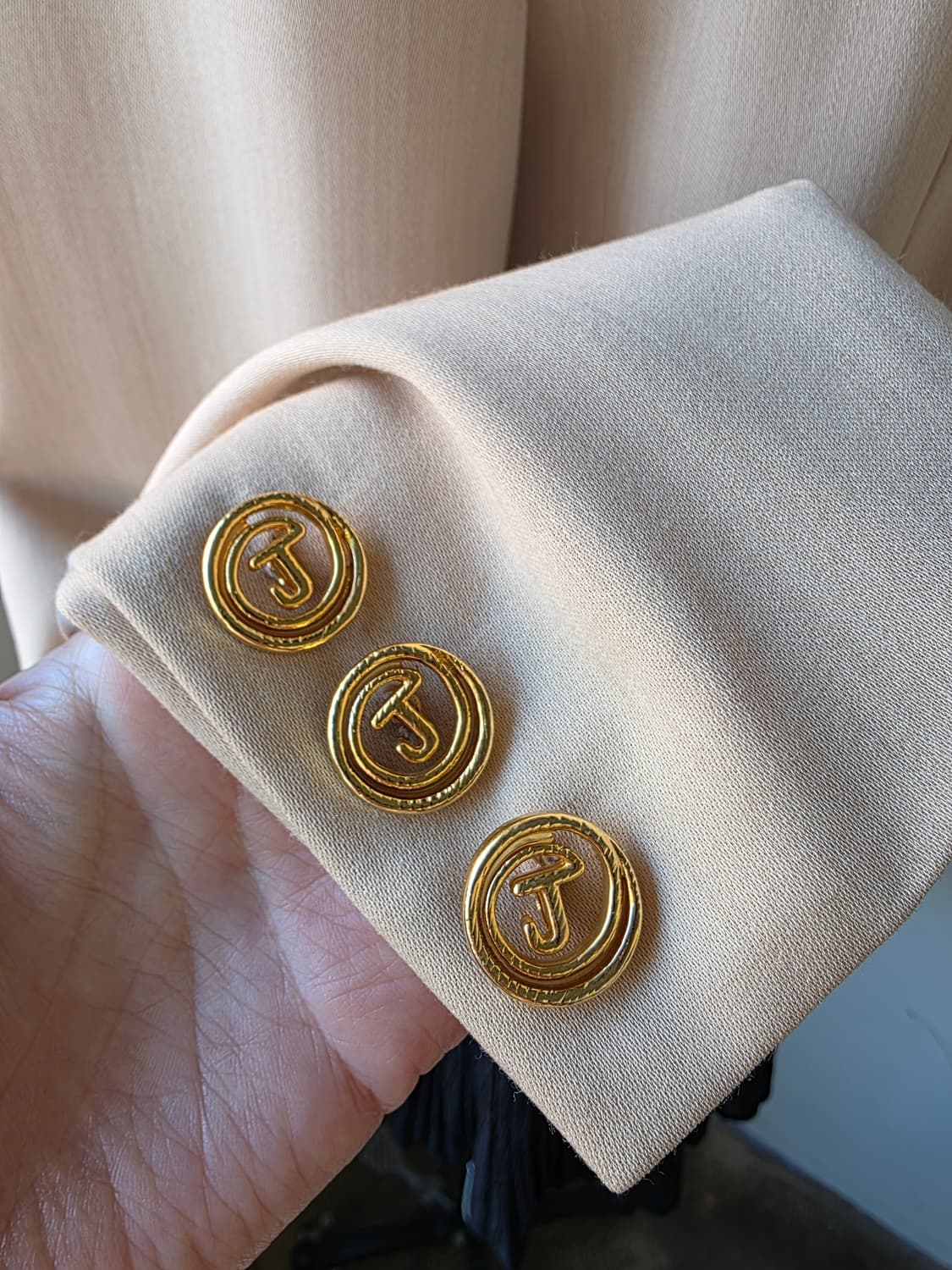 로페 자이로 로고 금장 더블 단추 베이지 울 자켓 상품이미지5