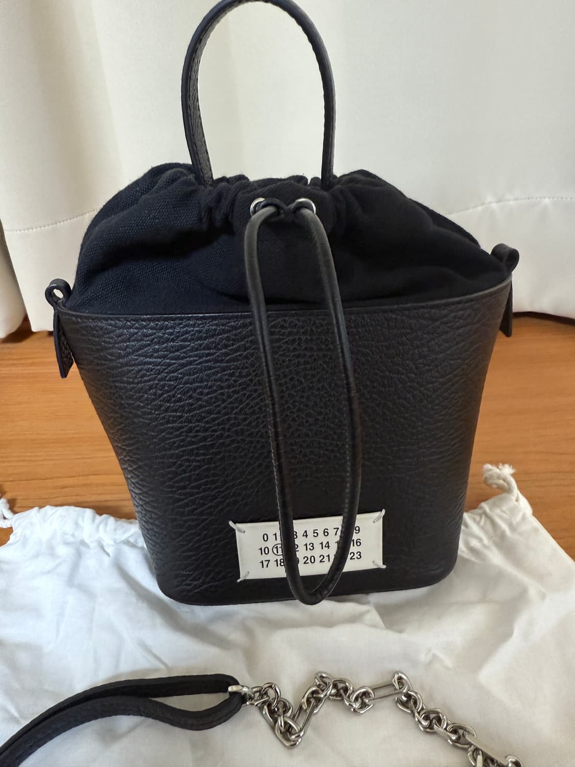 메종 마르지엘라 버킷백 블랙 상품이미지1