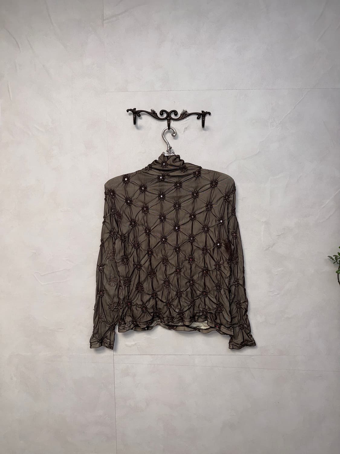 Brown shirring flower pleats mesh sleeve 상품이미지4