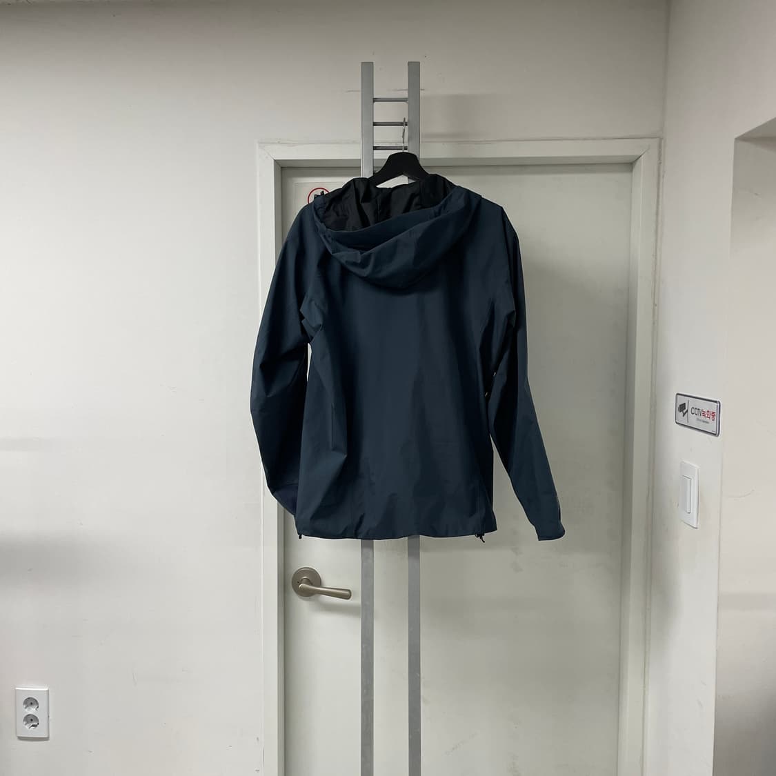 아크테릭스 솔라노 후드 고어텍스 자켓 M 상품이미지8