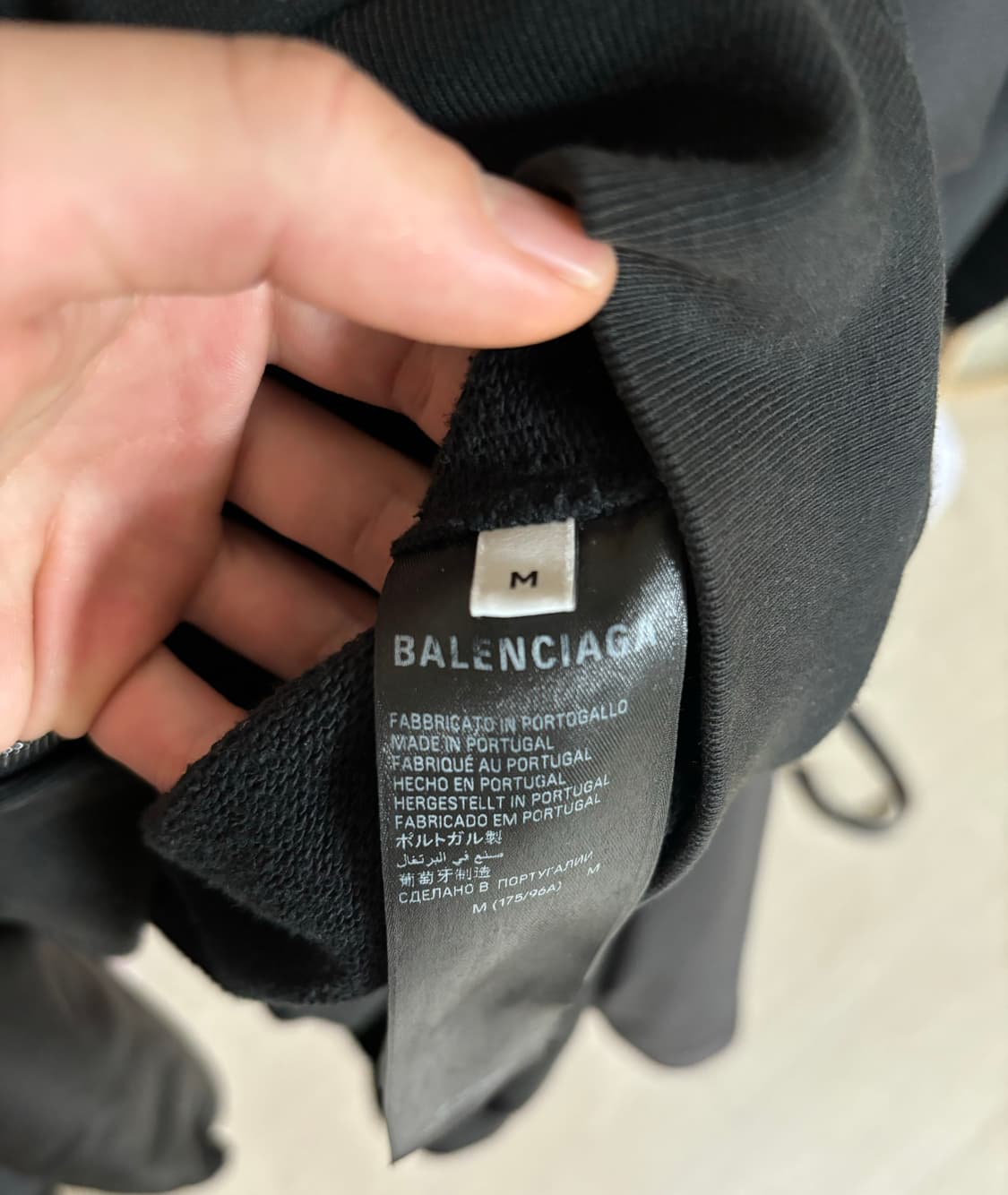 [M] 발렌시아가 포스트잇 후드 집업 블랙 상품이미지5