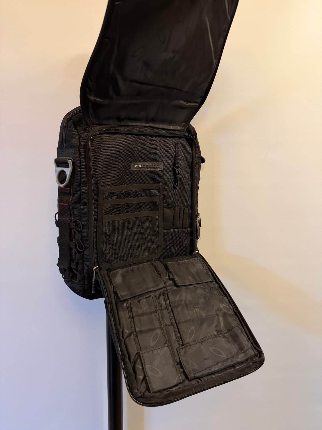 오클리 00's 랩탑 메신저백 상품이미지2