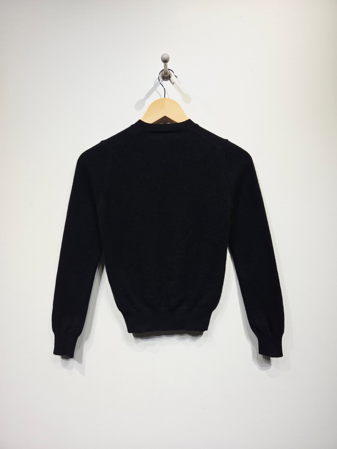 꼼데가르송 플레이 레드 와펜 라운드 가디건 블랙 상품이미지5