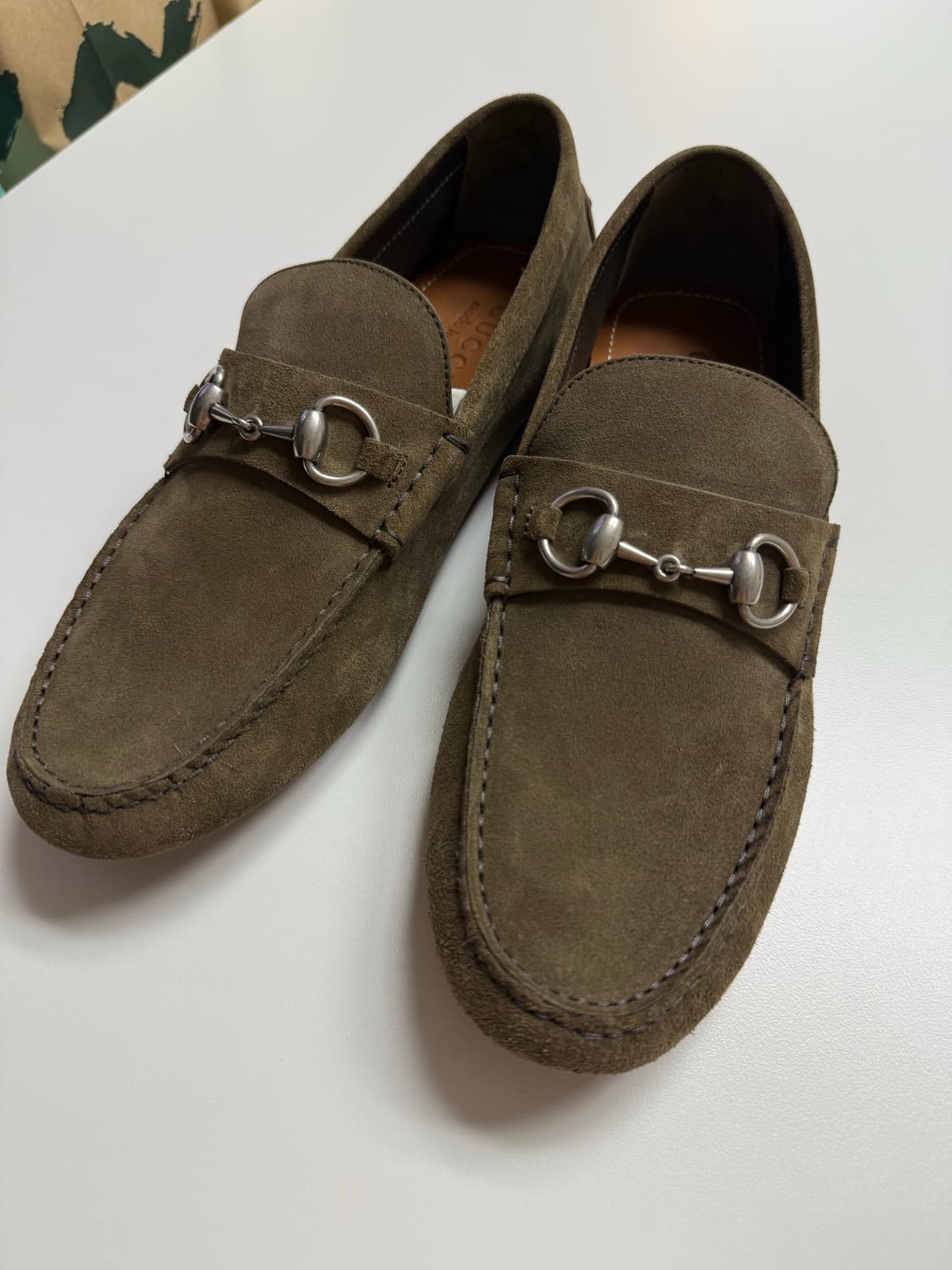 새제품/정품 풀박 구찌 스웨이드 홀스빗 로퍼 카키 8.5 상품이미지6