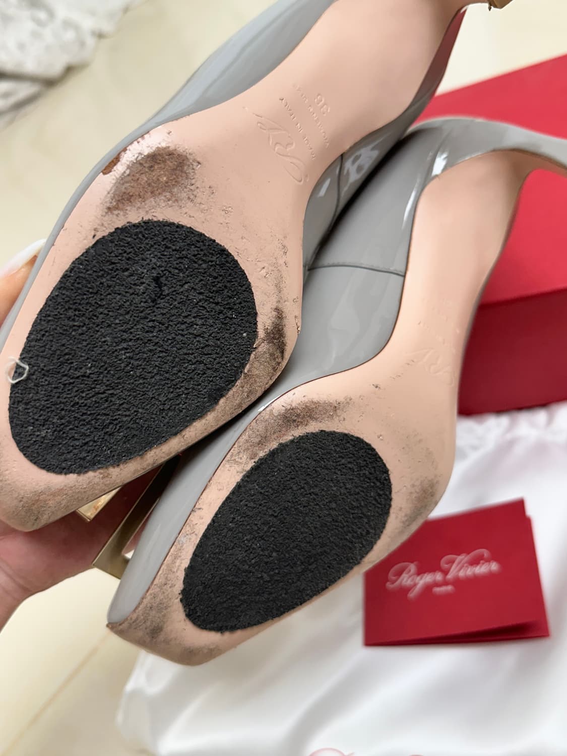 로저비비에 트럼펫 펌프스 그레이 힐 36(230)사이즈 팝니다 상품이미지4