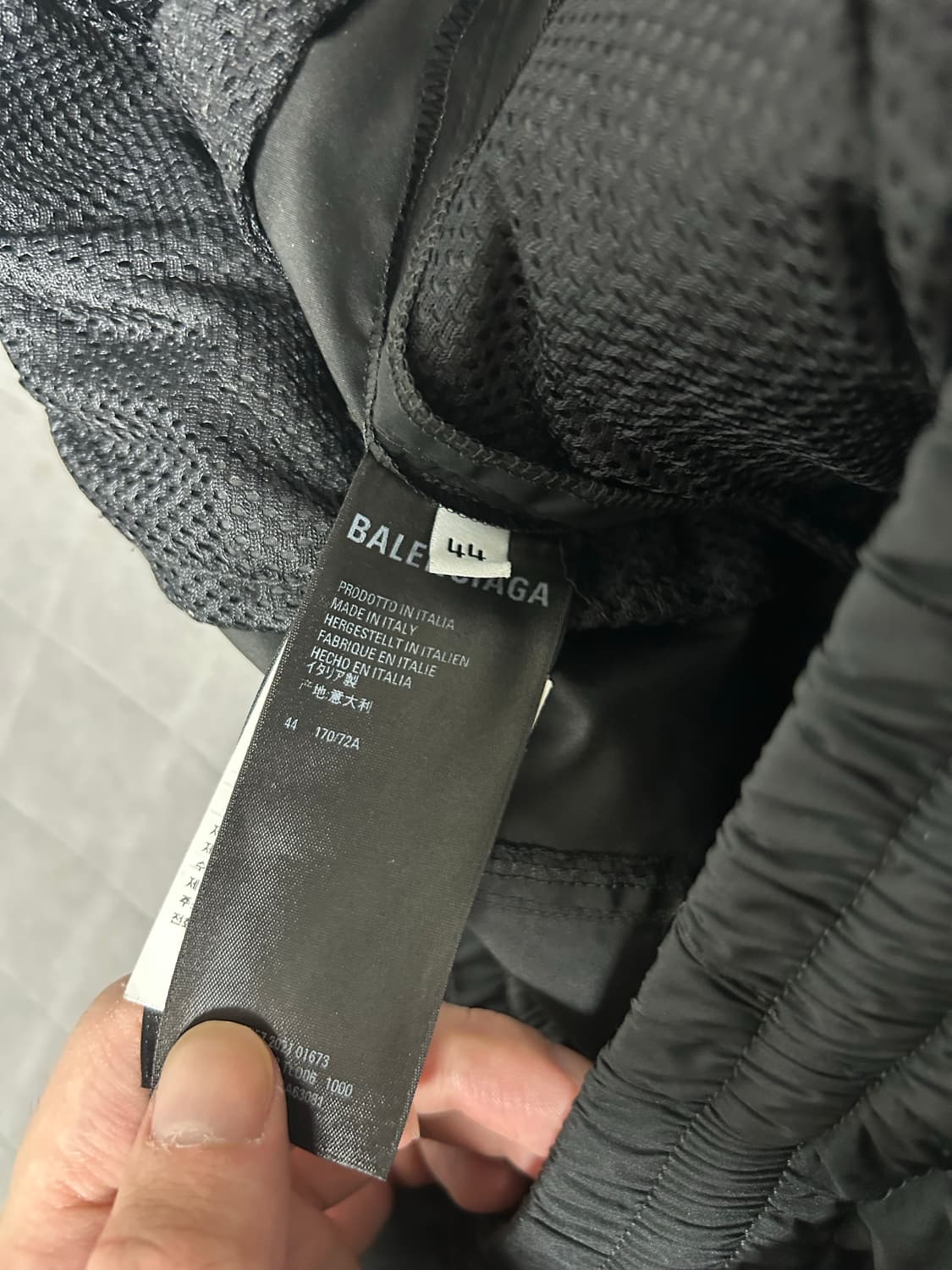 [44] 발렌시아가 테크니컬 나일론 카고 팬츠 상품이미지4