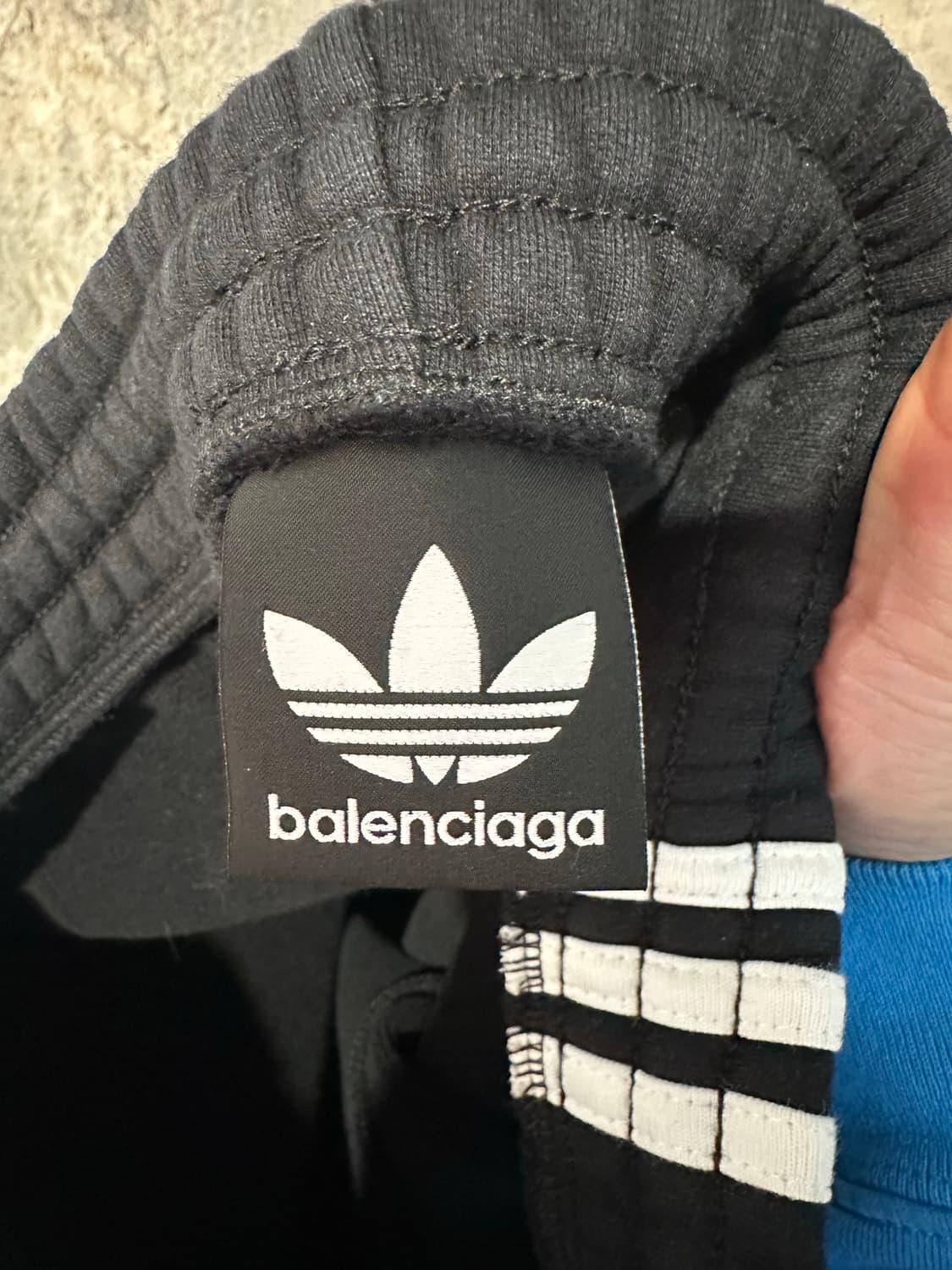 발렌시아가 x 아디다스 로고 팬츠 상품이미지3