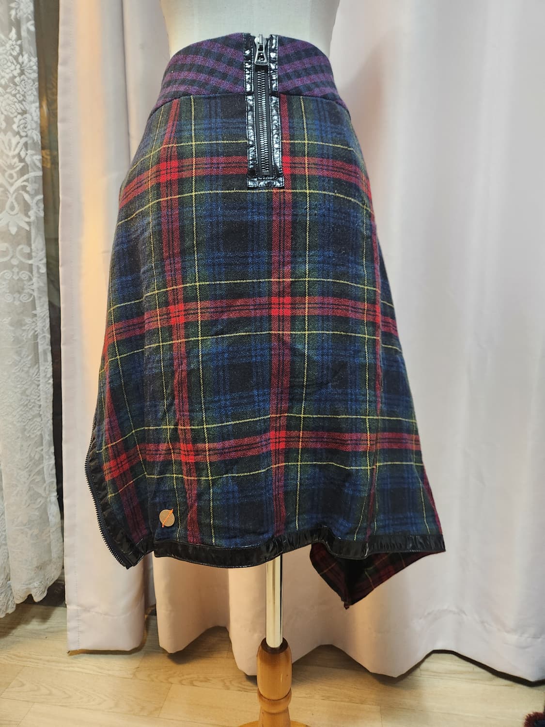 보스 브리티시 타탄체크 유니크스커트 상품이미지3