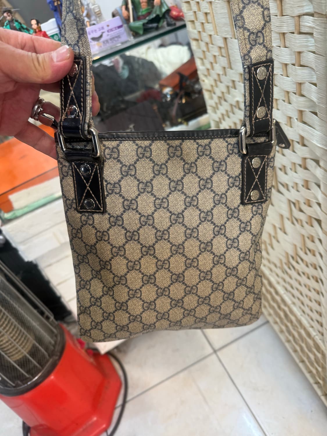 정품 구찌 삼선 미니 크로스백 팝니다 상품이미지4