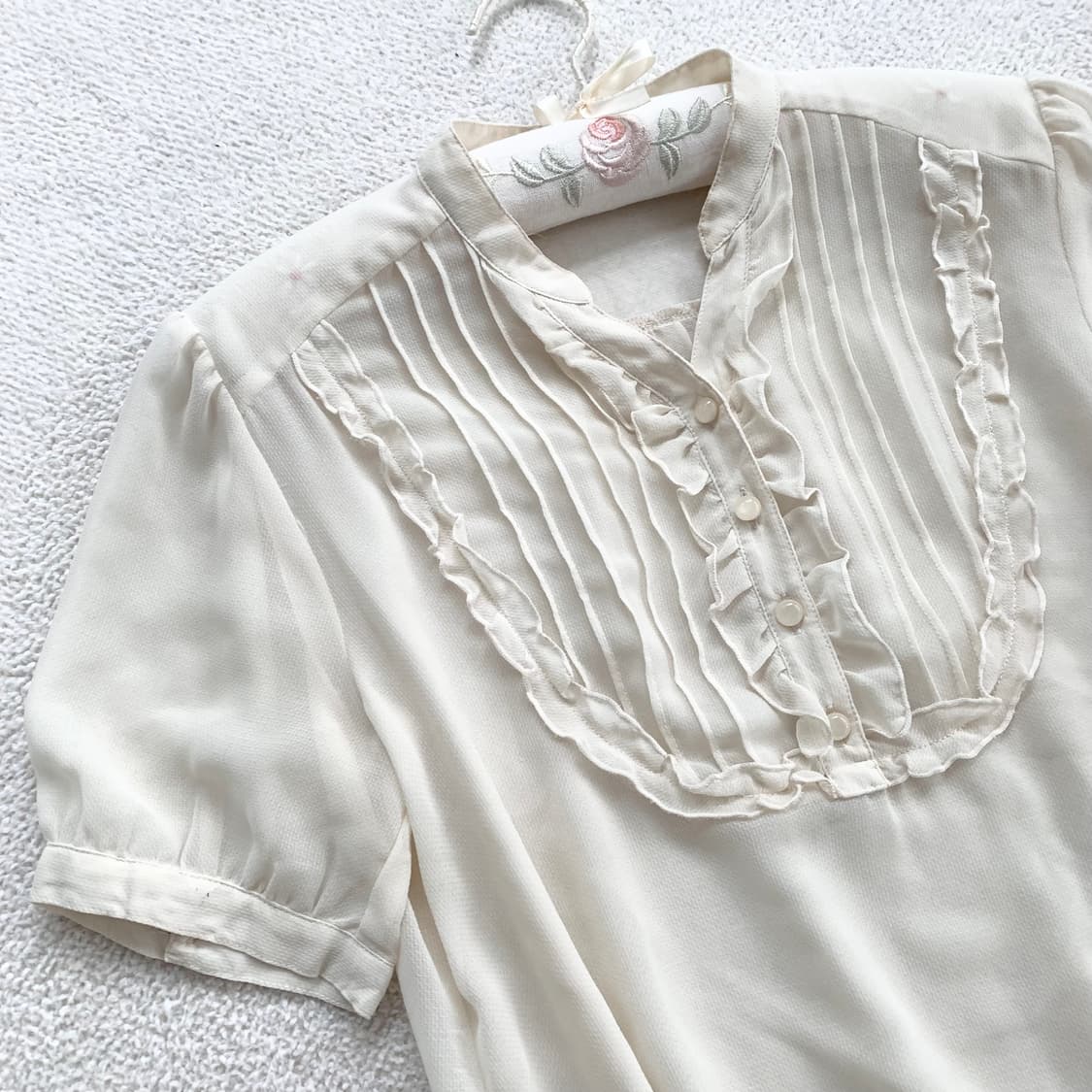 핀터레스트 ♥ 바닐라 쉬폰 프릴 블라우스 상품이미지2