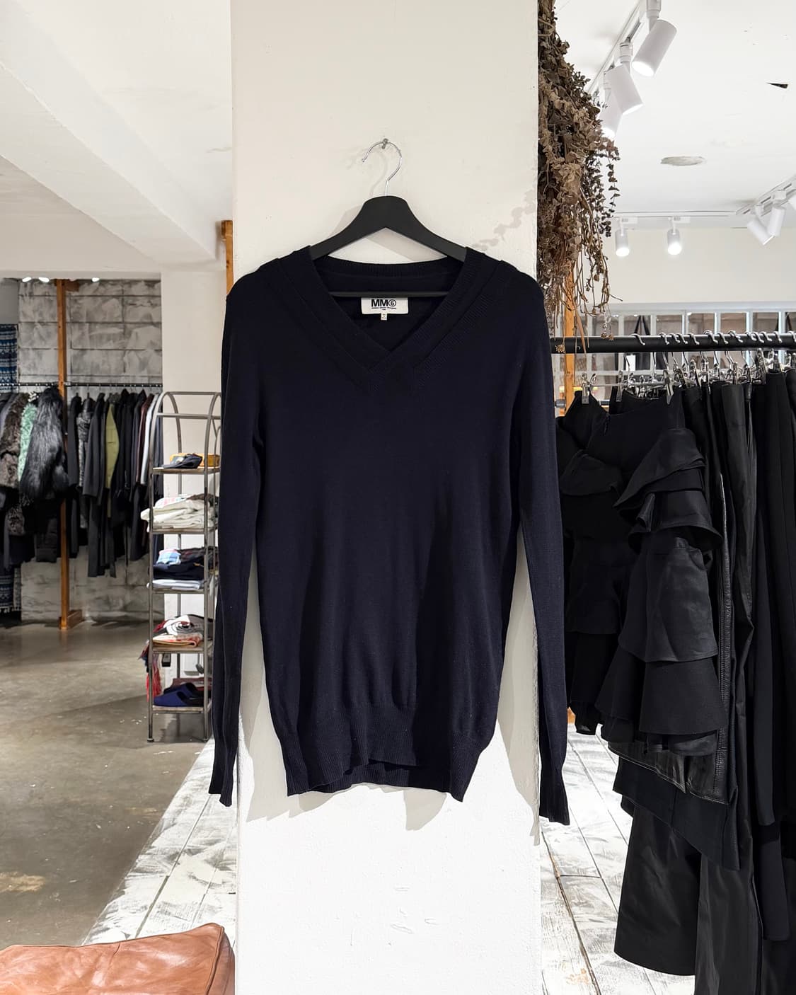 mm6 네이비 투 브이넥 스웨터 상품이미지1