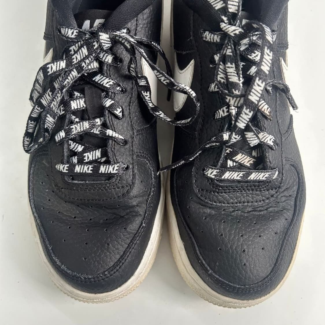 NIKE 에어포스 1 Low NBA 블랙 스니커즈 235 상품이미지4