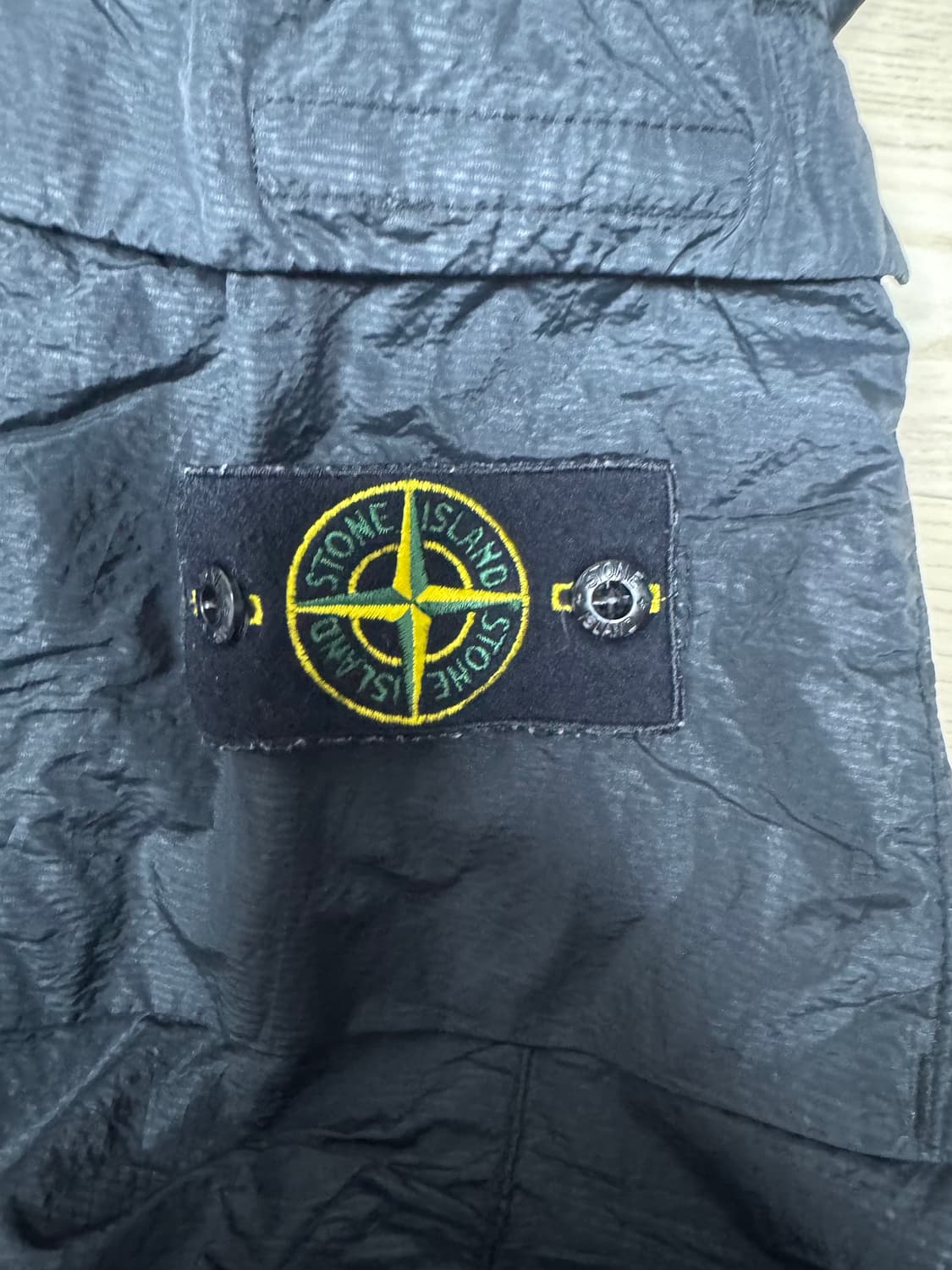 스톤아일랜드 나일론 메탈 조거 팬츠 상품이미지2