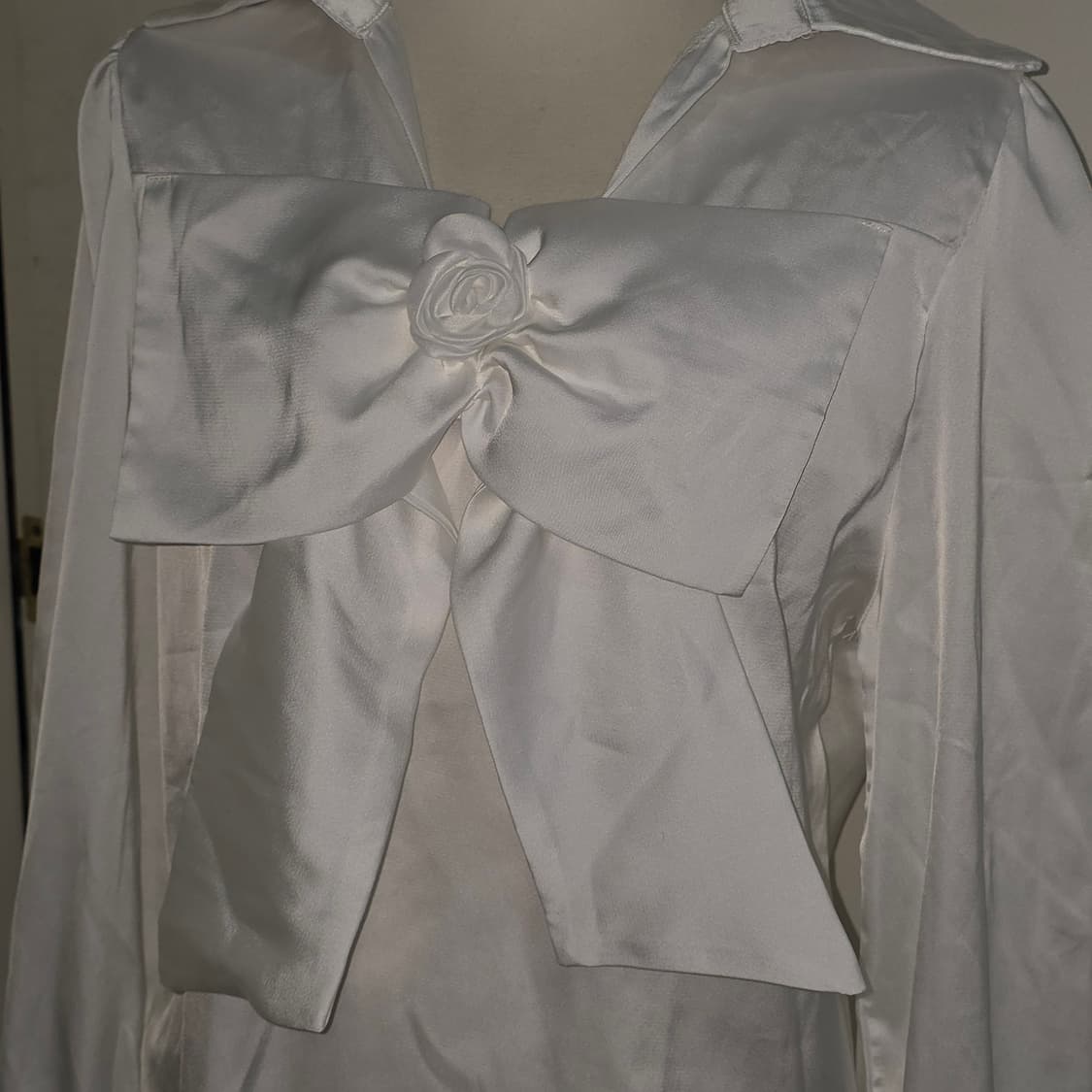 빈티지)화이트 빅리본 로즈 공겜여주 히메하객룩 새틴 양산형 긴팔블라우스 상품이미지2