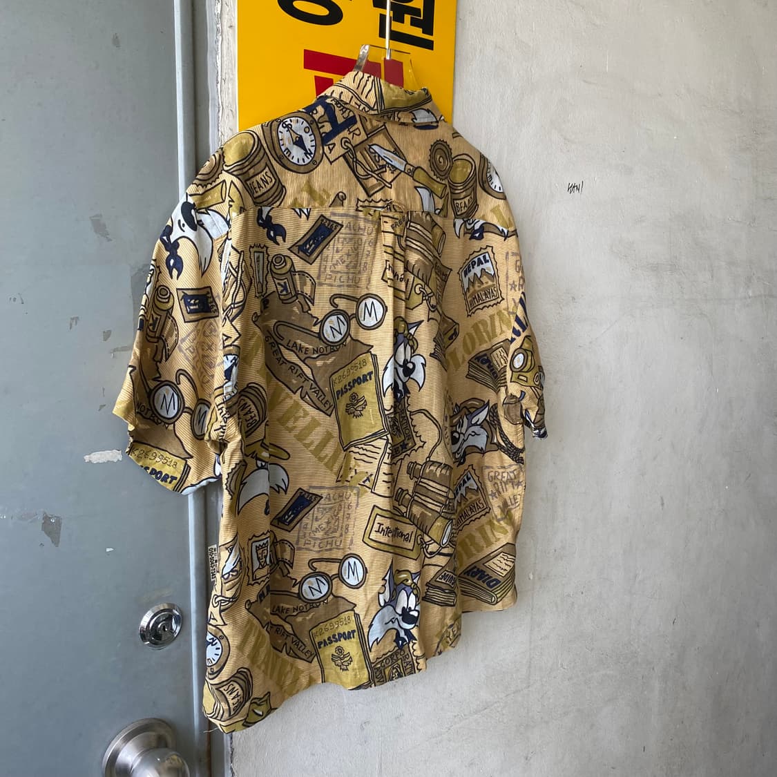 🌊CastelBajacXwarnerbros silvester shirt 상품이미지5