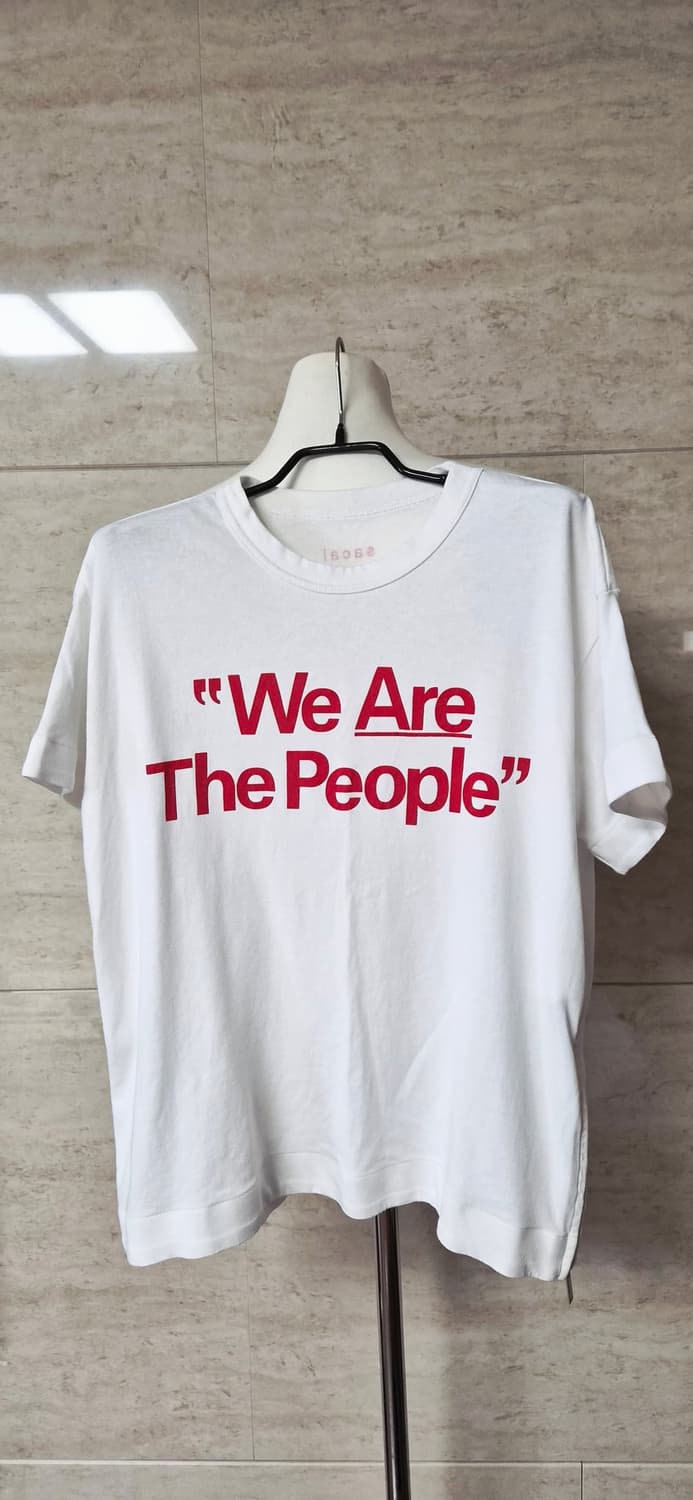 sacai 사카이 화이트 "We Are The People" 반팔티 상품이미지1