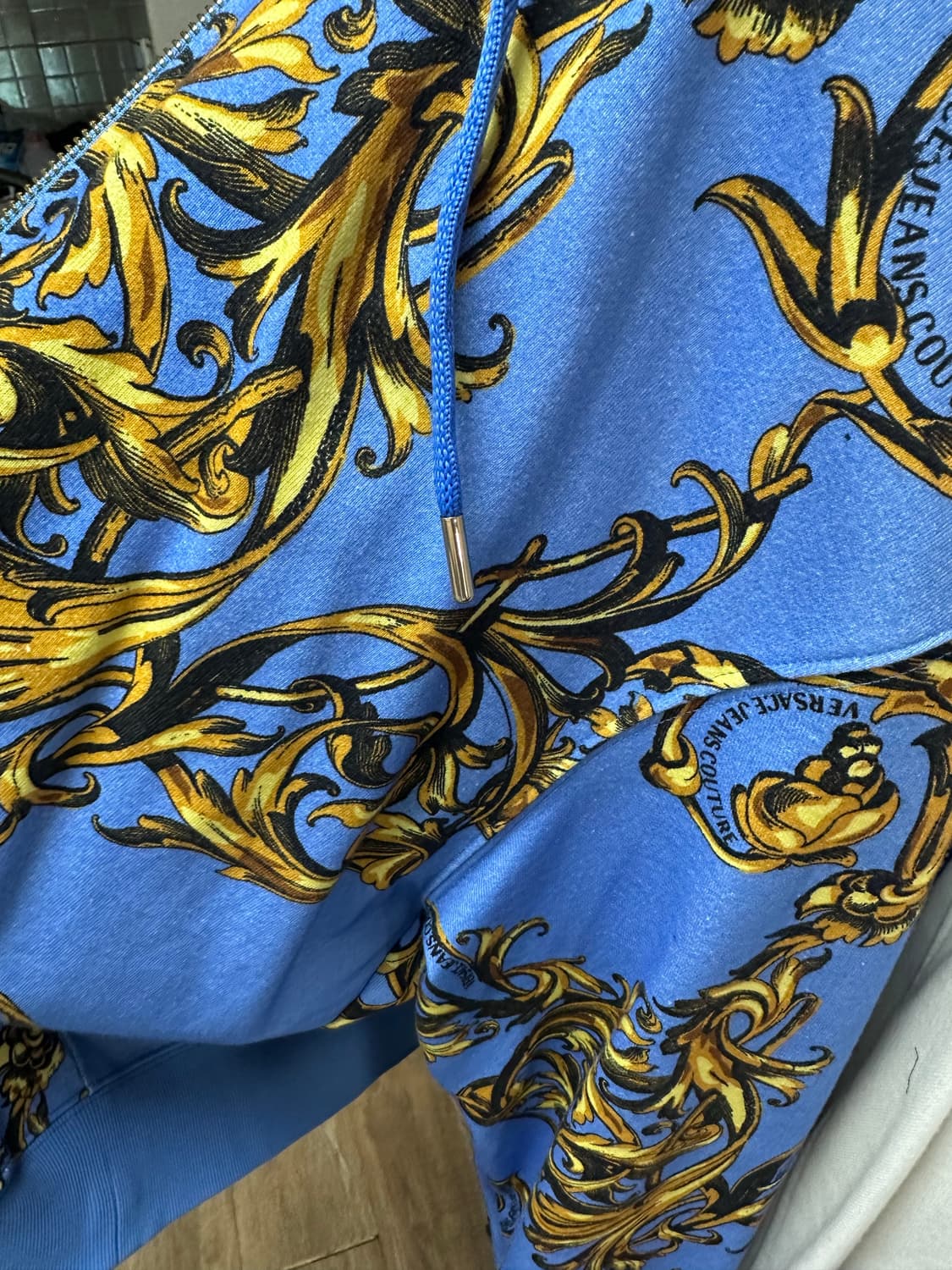 급처) 베르사체 진스 블루 바로크 후드집업 100 정품 상품이미지7