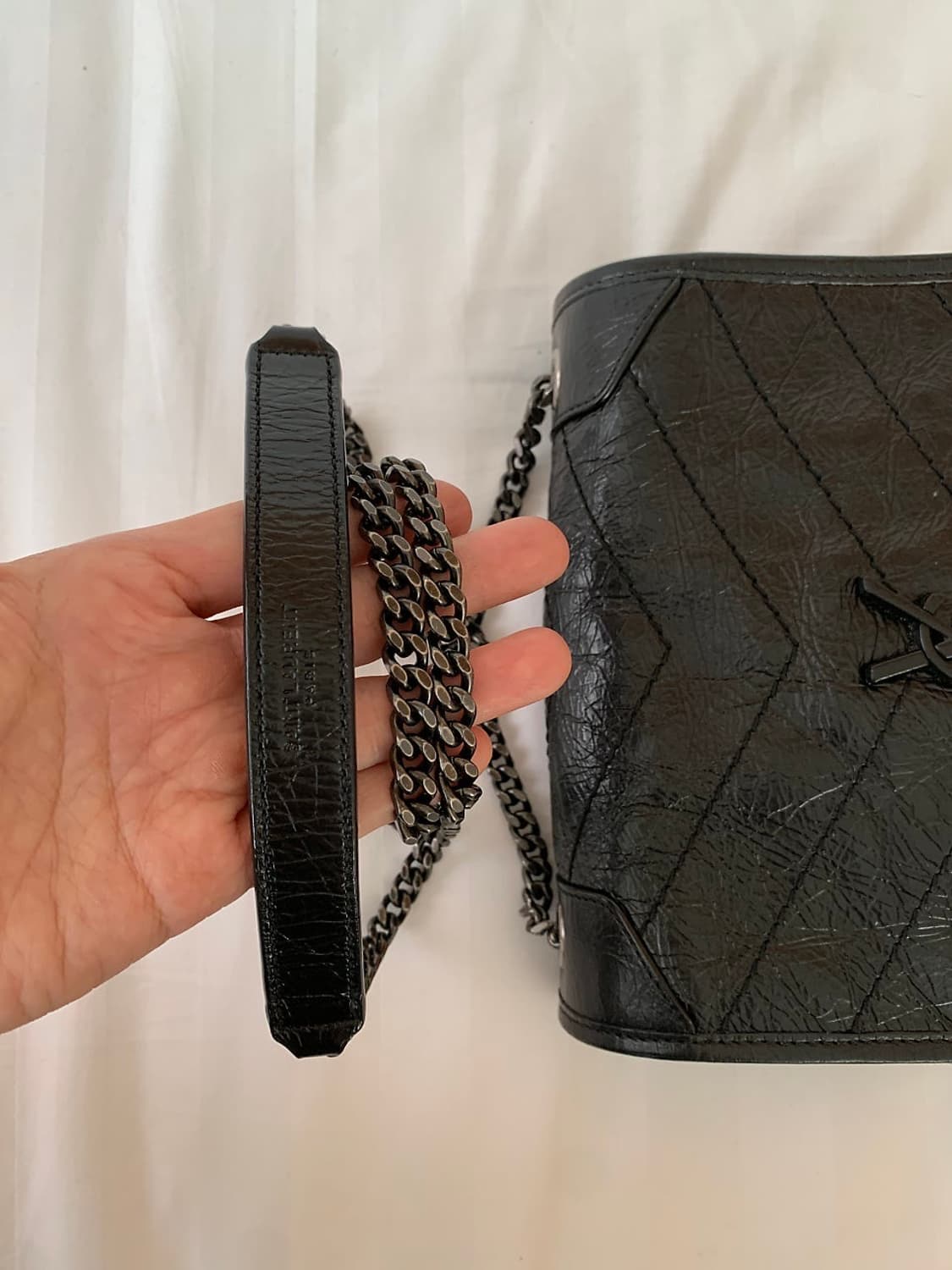 입생로랑 니키 체인 월렛백 상품이미지9