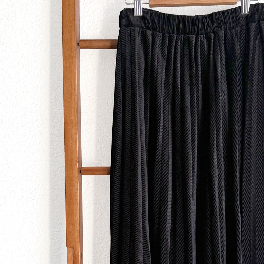 헤리티지 블랙 플리츠 롱 스커트 상품이미지2