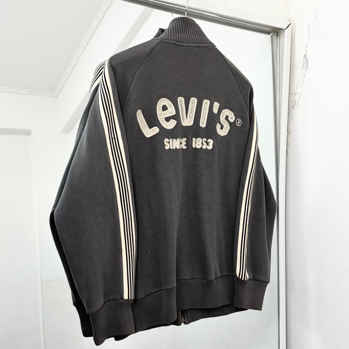 리바이스 백로고 니트 집업 자켓 상품이미지1