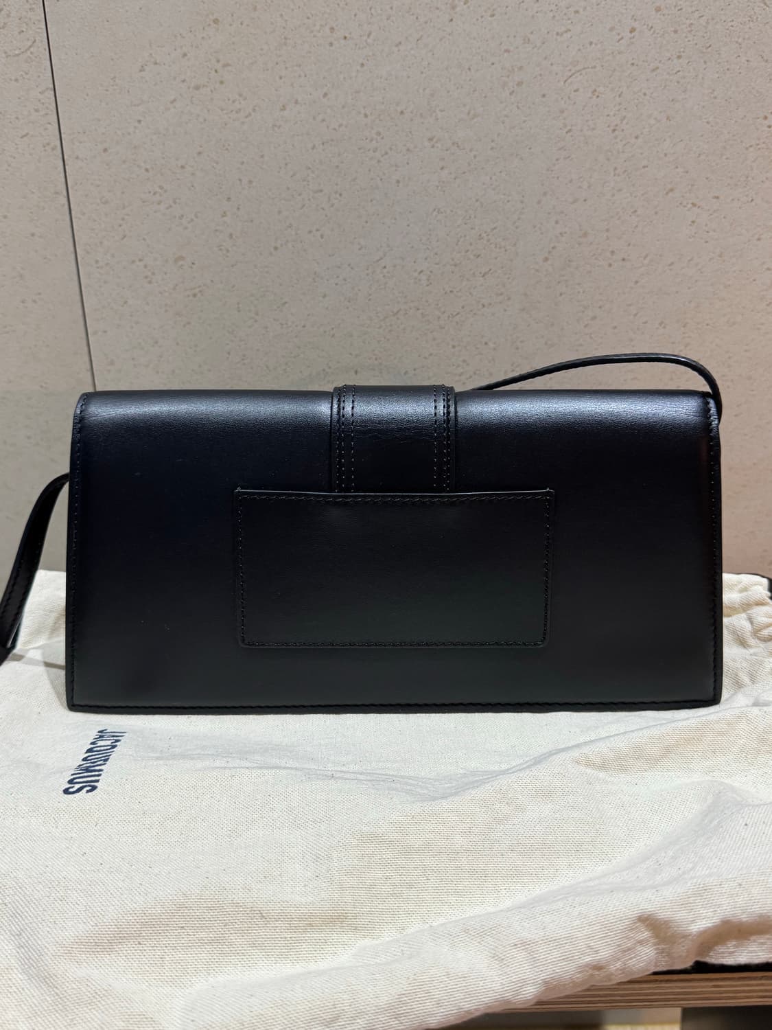 자크뮈스 르밤비노 블랙숄더백 상품이미지3