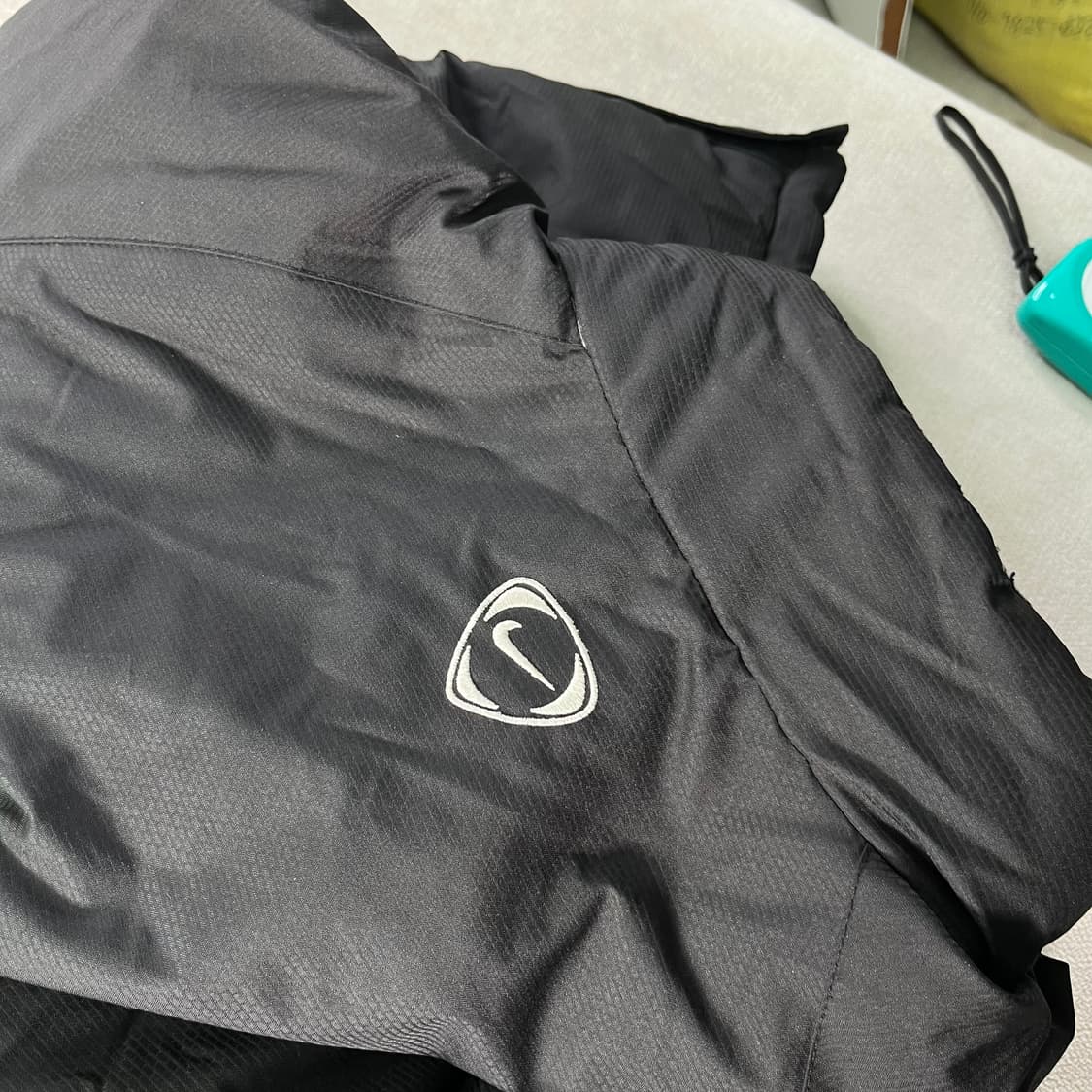 100 나이키x맨유 누빔 바람막이 자켓 상품이미지4