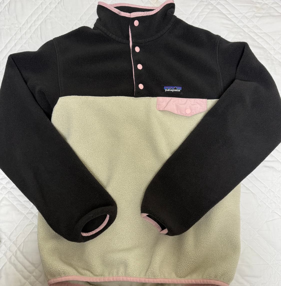 파타고니아 신칠라 스냅-T 블랙 핑크 S사이즈 상품이미지1