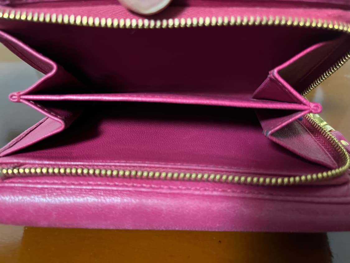 미우미우 마테라쎄 나파 가죽 중지갑 (핑크) 상품이미지4