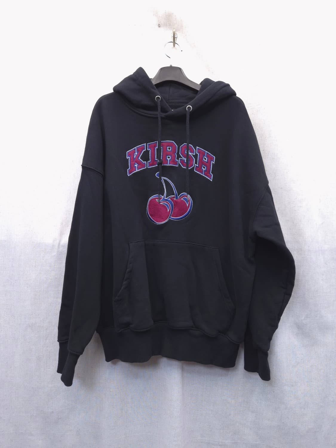 키르시 체리 로고 블랙 후드티 상품이미지1