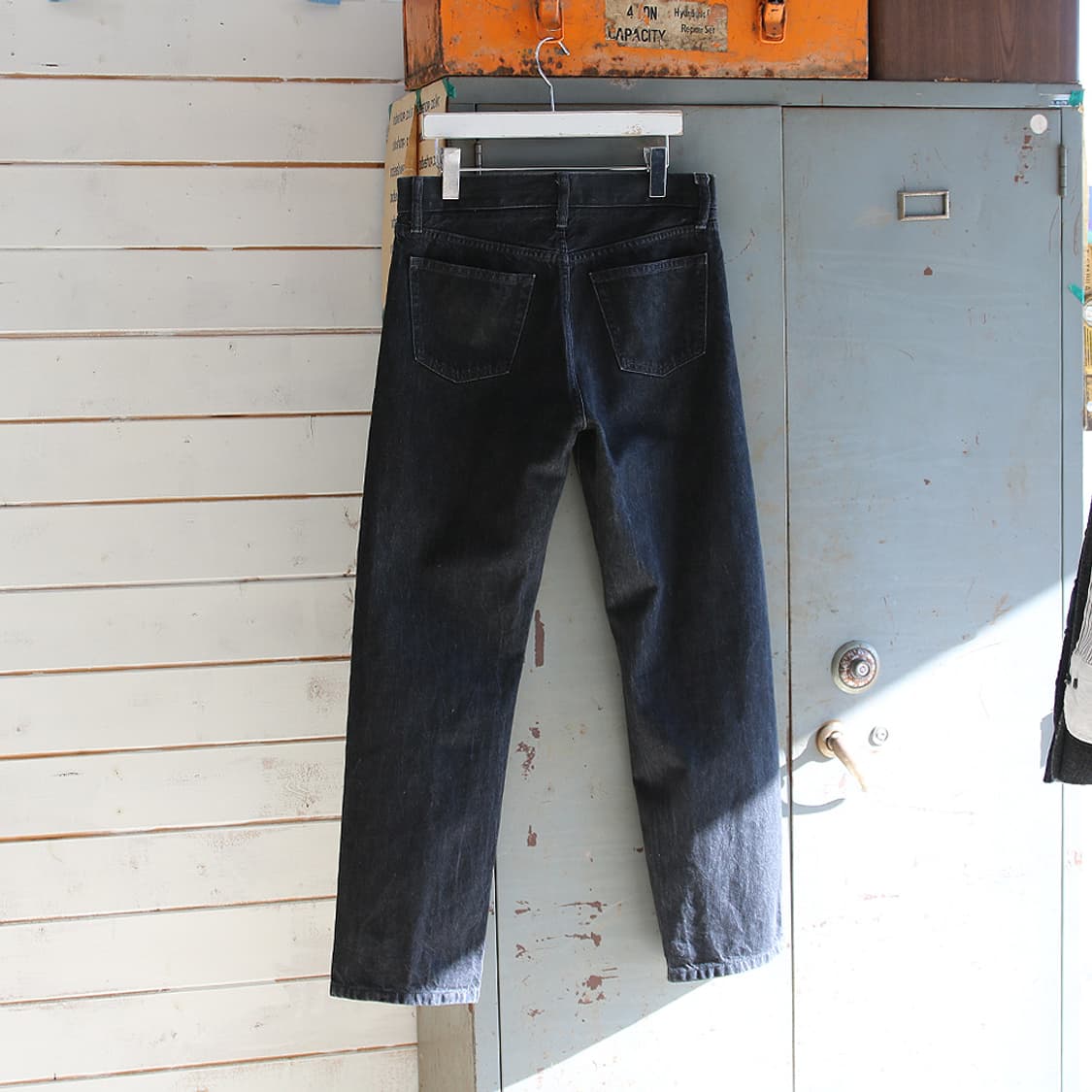 (착용컷) 유니클로 x HELMUT LANG 데님 팬츠 (남성용 31) 상품이미지3