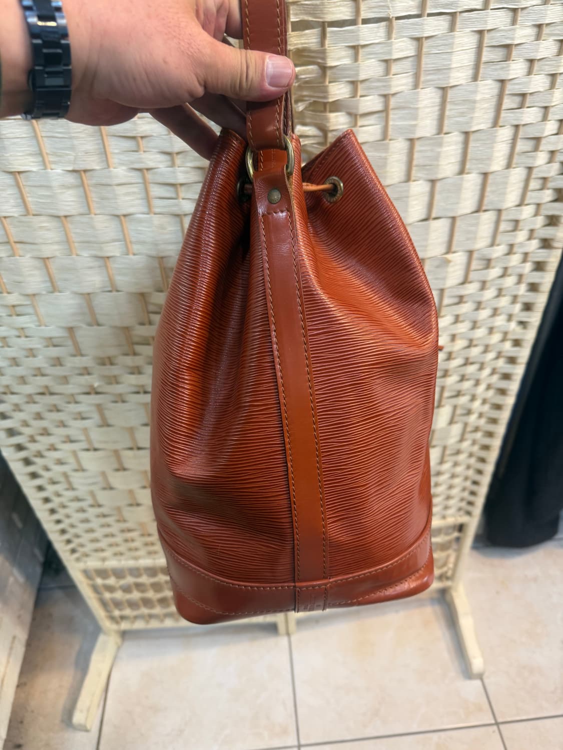 정품 루이비통 에삐 노에 팝니다 상품이미지5