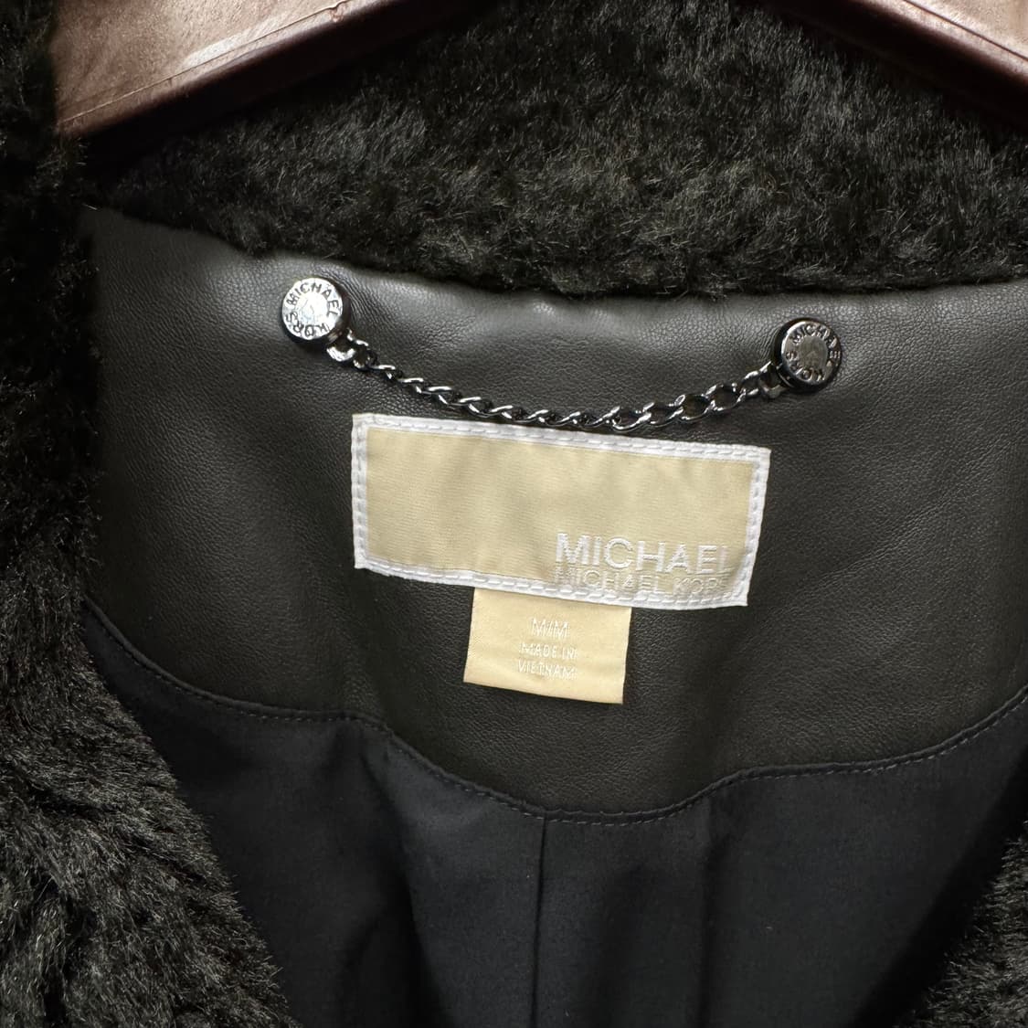 마이클 코어스 카라 퍼 숏코트 체인 버튼 포인트 딥그린 상품이미지5