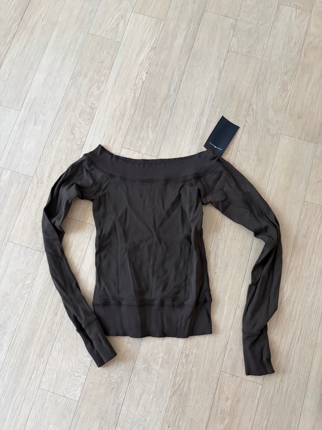 브랜디멜빌 브라운 오프숄더티 상품이미지2