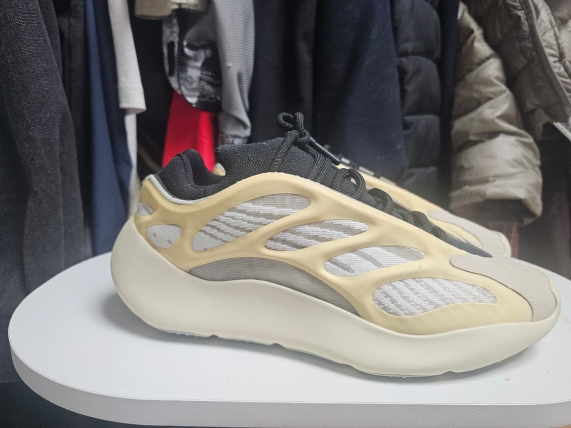 이지부스트700v3 아자엘  상품이미지2