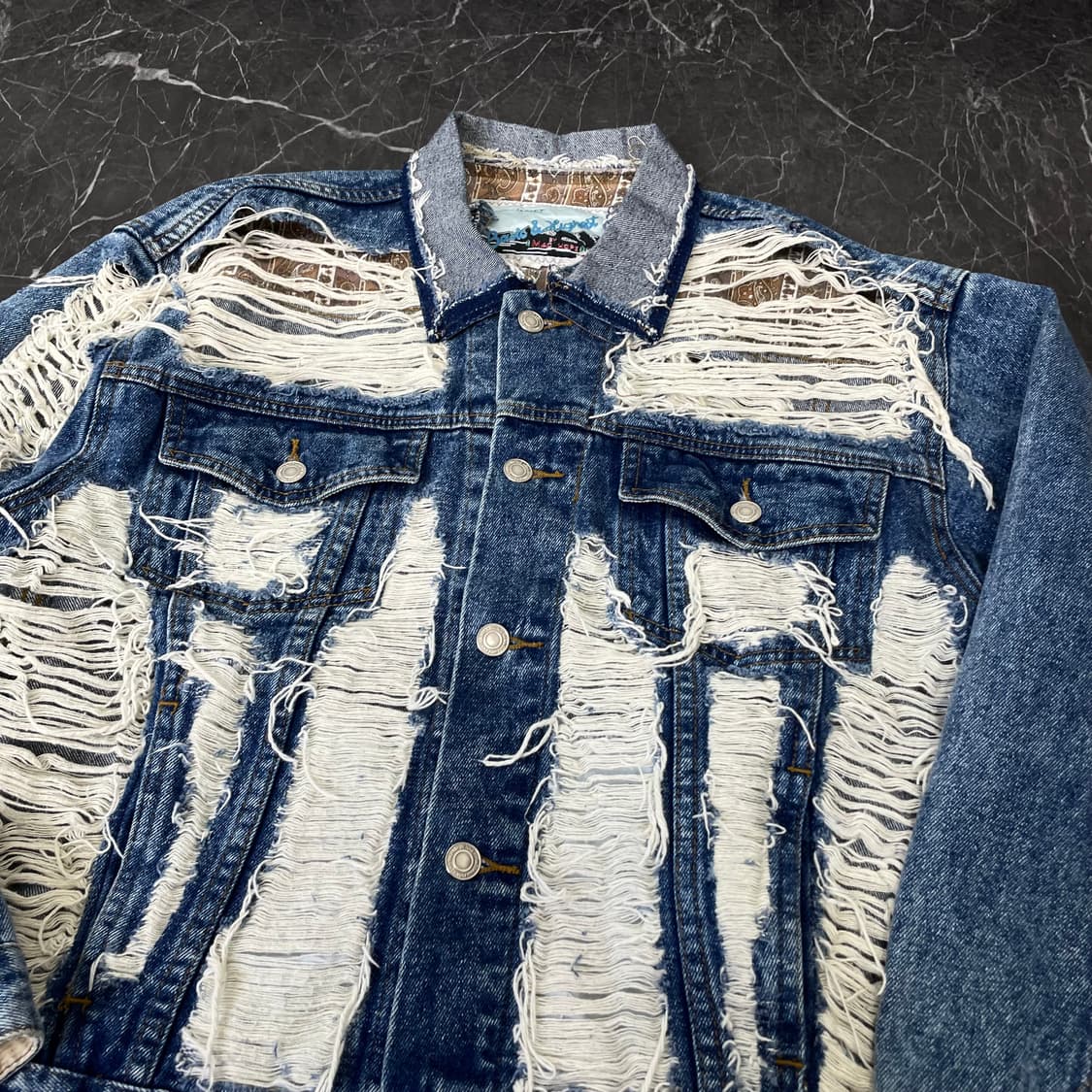 스파이더 웹 데미지 크롭 데님 트러커 자켓 상품이미지7